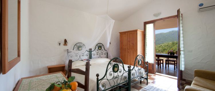 Turismo Rurale Is Bisus - camera da letto